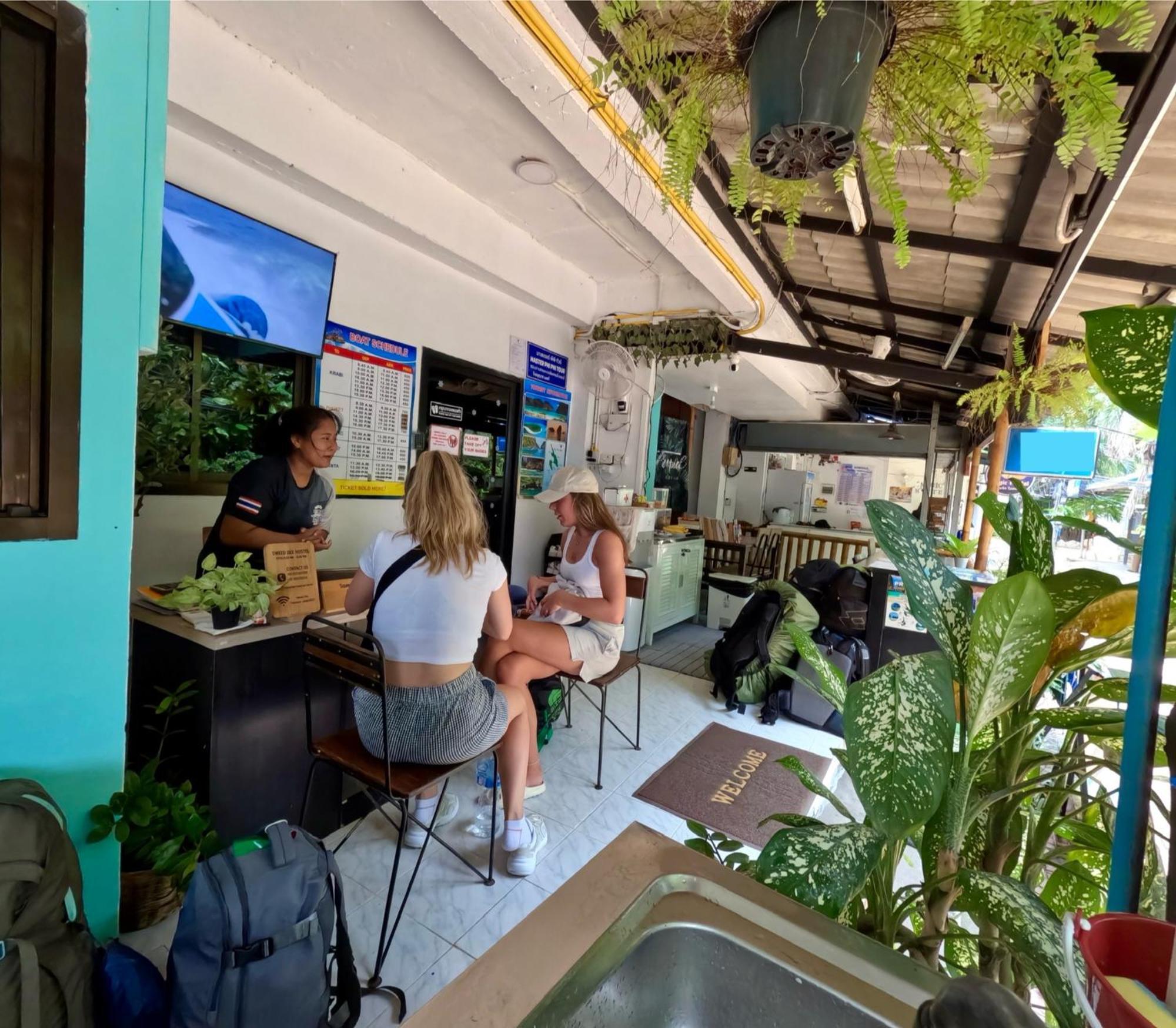 Sweed Dee Hostel Islas Phi Phi Exterior foto